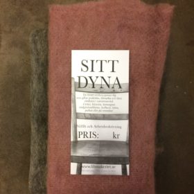 Tova sittdyna av Filtmakeriets nålfilt Rosamelerad/grå 100 % svensk fårull
