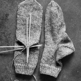 Sticka Ullsockor i Filtmakeriets ullgran