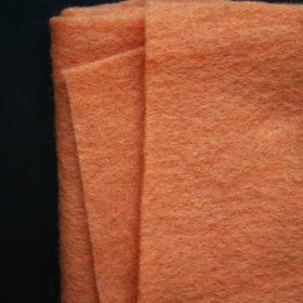 CLEO Ljus orange nålfilt - Filtmakeriet